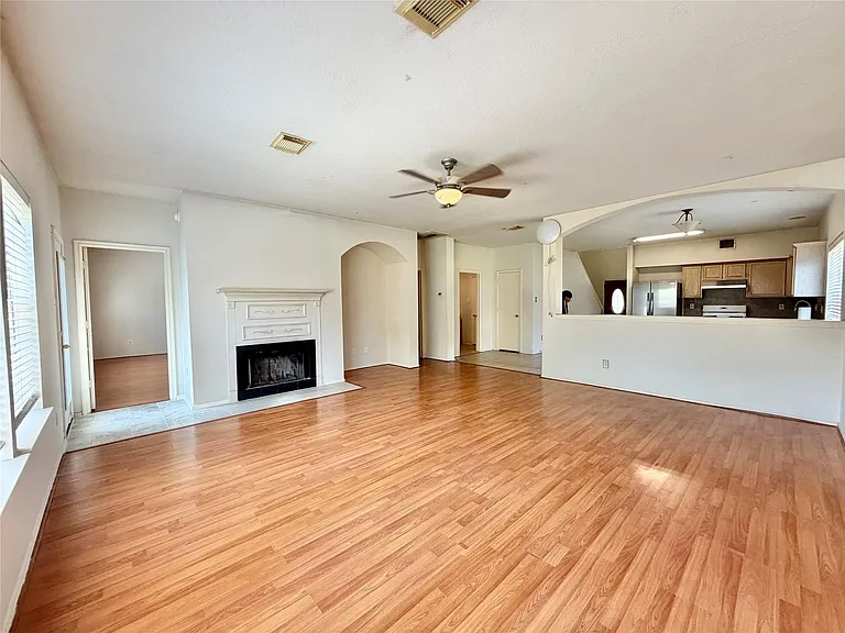 2305 Ames St — Photo 3