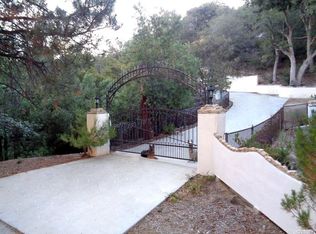 28620 Manitoba Dr, Lake Arrowhead, CA 92352
