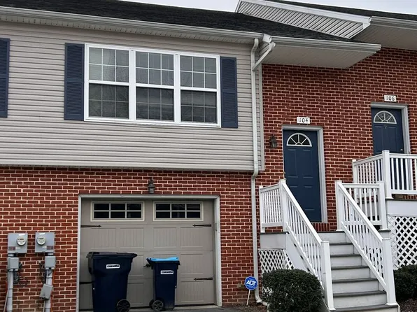 114 Farmhouse Ln, Mountville, PA 17554