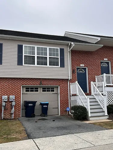 114 Farmhouse Ln Photo 1
