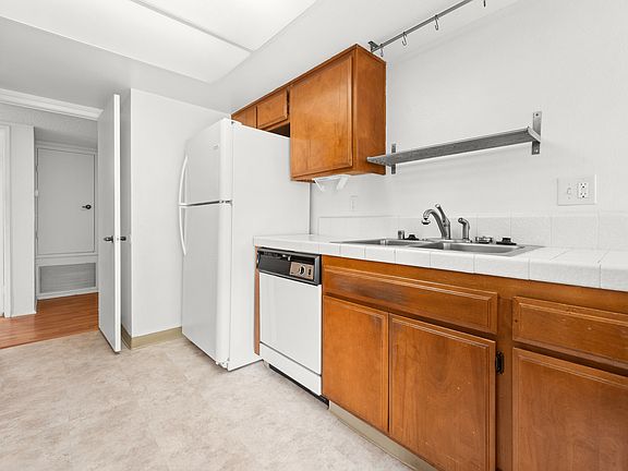 4th image of 376 Center St Unit 120