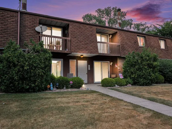 1444 Woodview Dr APT 7, Crown Point, IN 46307