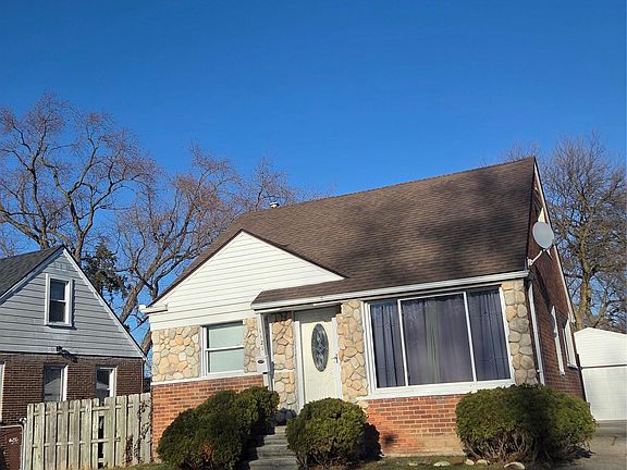 2nd image of 1121 Meadowbrook St