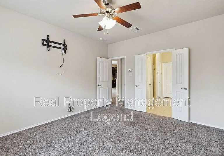 812 Gray Fox Dr — Photo 16