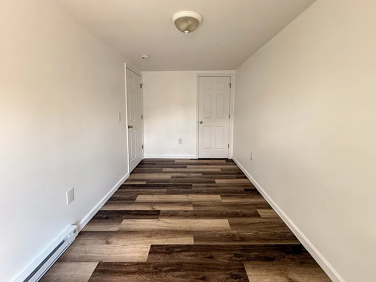 305 Willow St — Photo 5