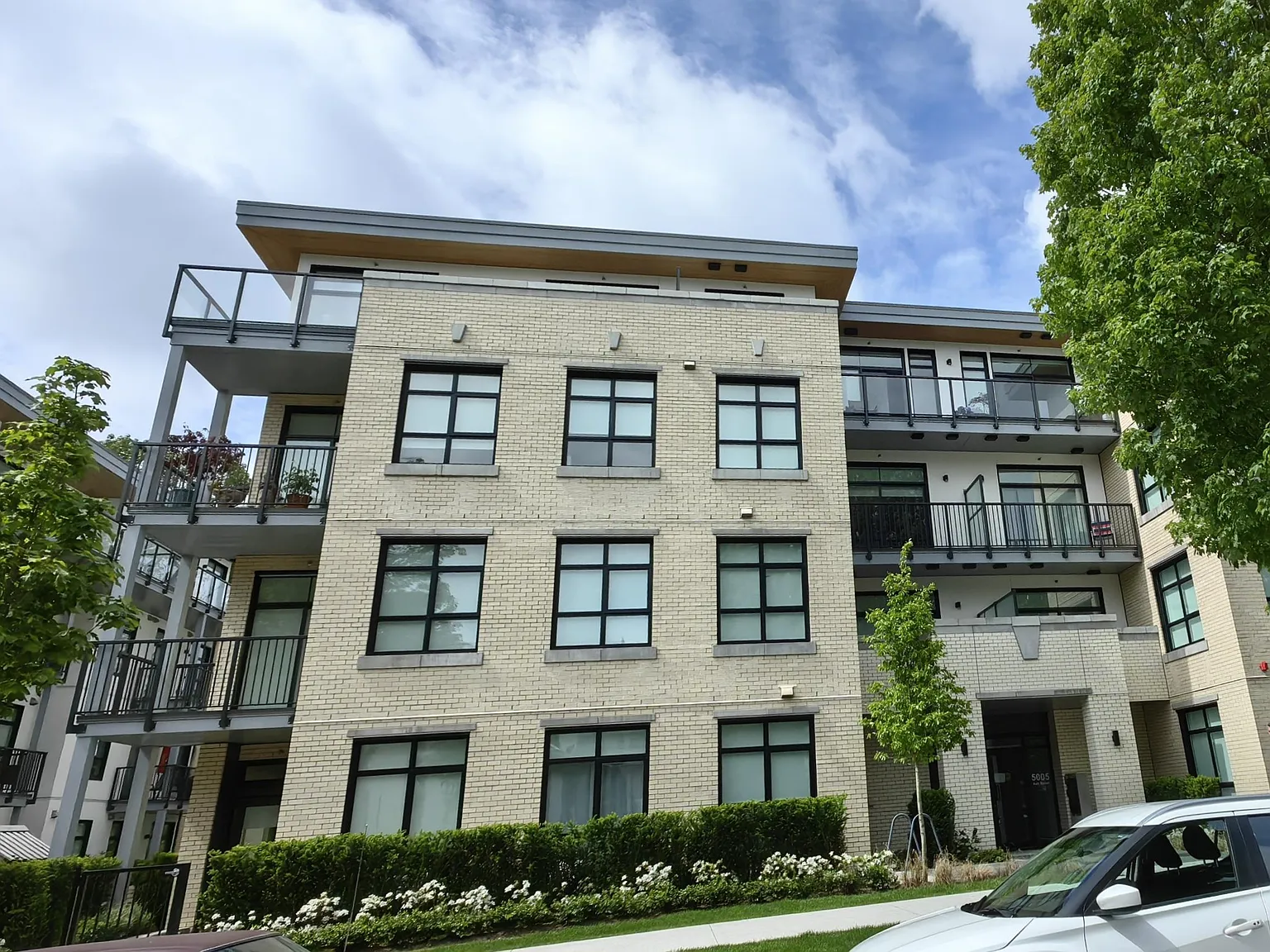 1 bed, 610 sqft, $2,580 — Photo 3