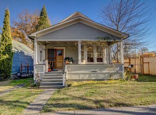 132 6th St, Ashland, OR 97520