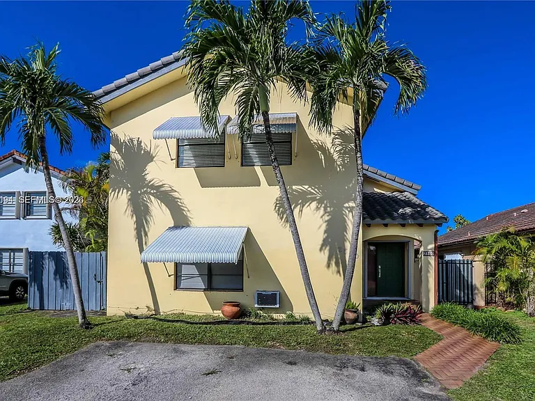 2500 SW 113th Ct — Photo 2