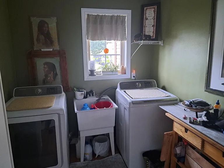 Logan Ct — Photo 10