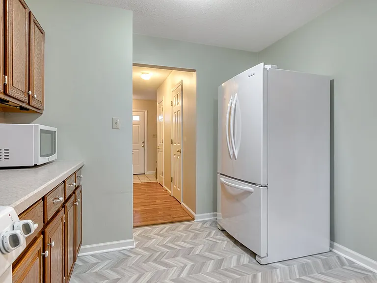 179 Franklin Parke Ct — Photo 6