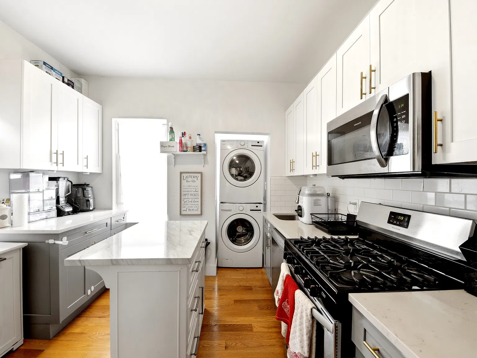 3 bed, 2000 sqft, $4,200 — Photo 4