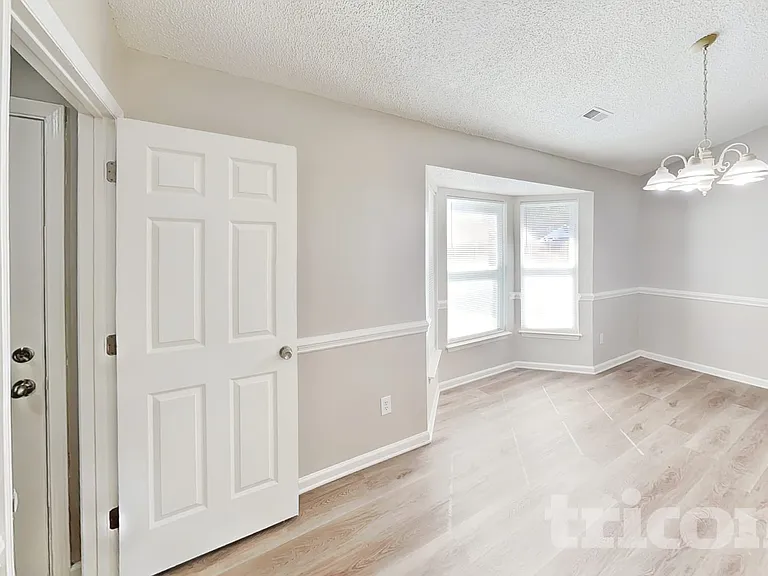 2104 David Earl Dr — Photo 6