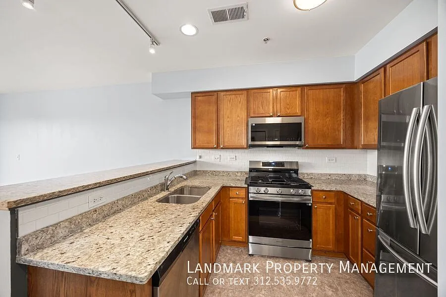 Building Photo - 3522 S State St #302