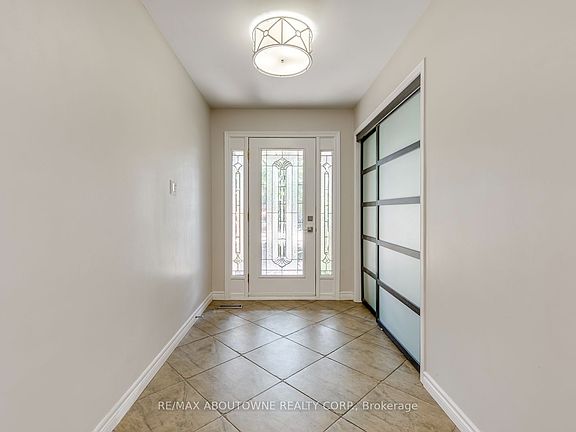 4th image of 1124 Notley Cres