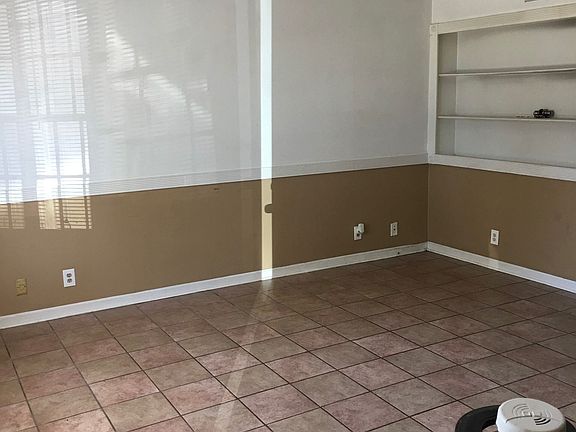 3rd image of 401 Willett Place Blvd