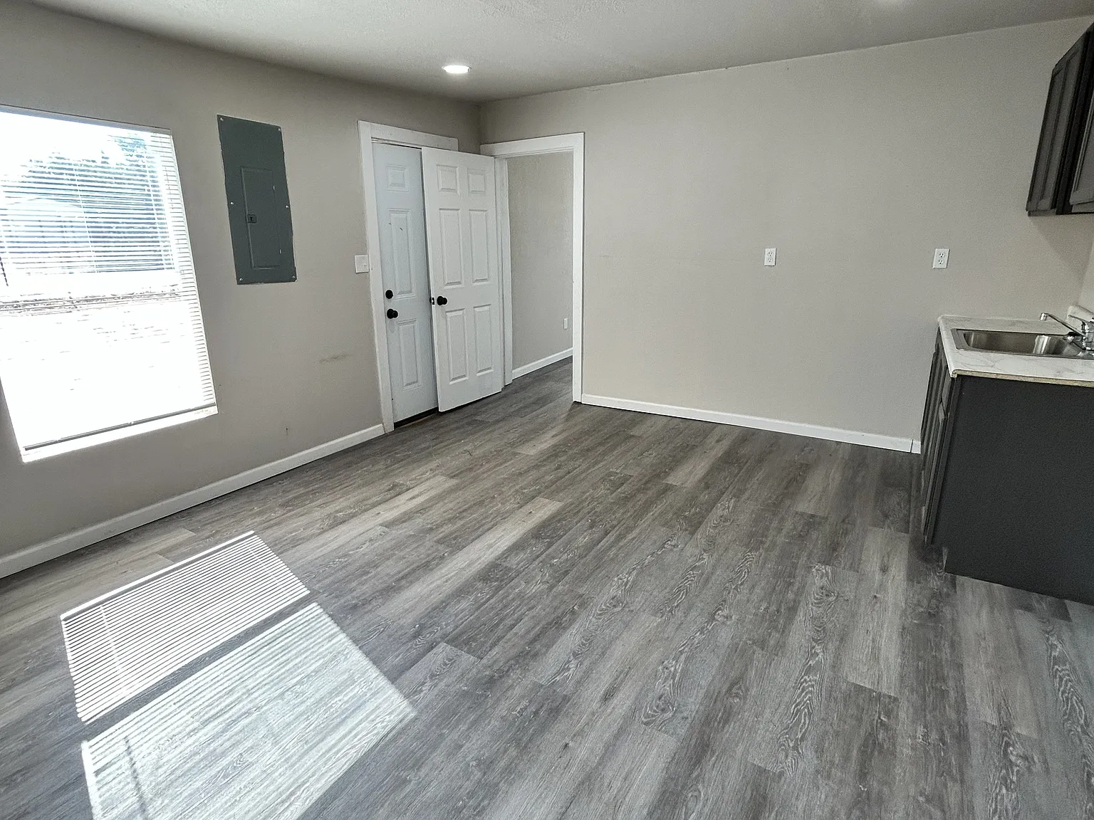 2 bed, 850 sqft, $975 — Photo 3