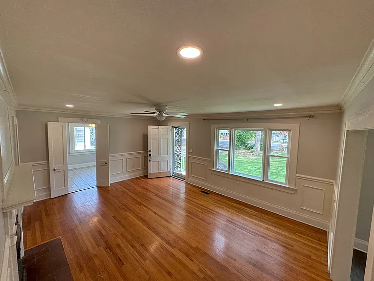 212 Whitehall Rd — Photo 9