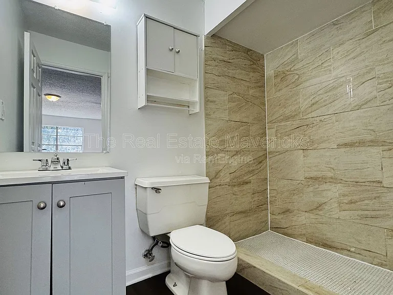 Shallowford Manor — Photo 22
