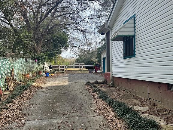 3rd image of 1316 Triple Hill Dr
