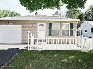 28 Falmouth St, Toms River, NJ 08757