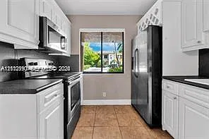 Weston Lakes 21 Inc Condo — Photo 4