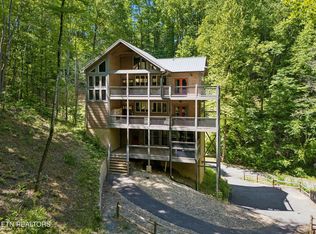5175 Riversong Way, Sevierville, TN 37876