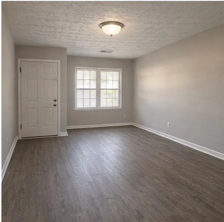 Building Photo - 848 Wilson Cir SW