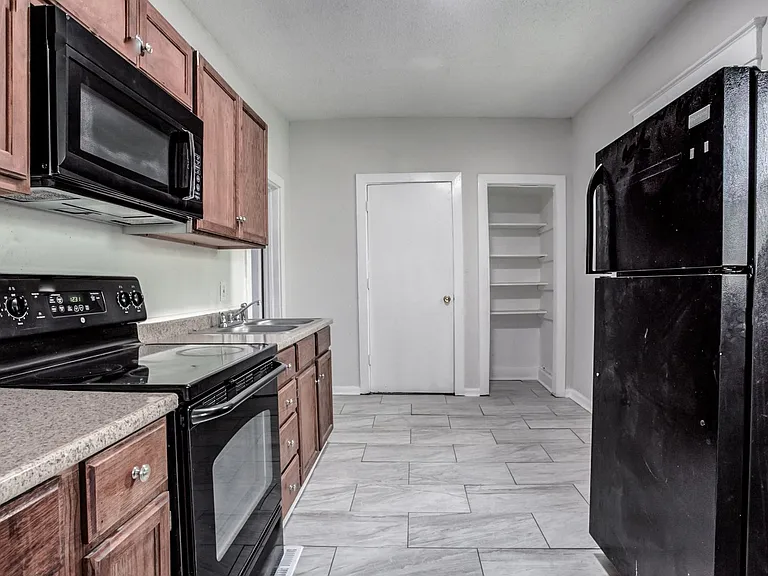 3233 Park Ave — Photo 11