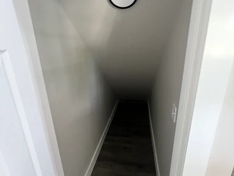 212 W Mill St — Photo 3