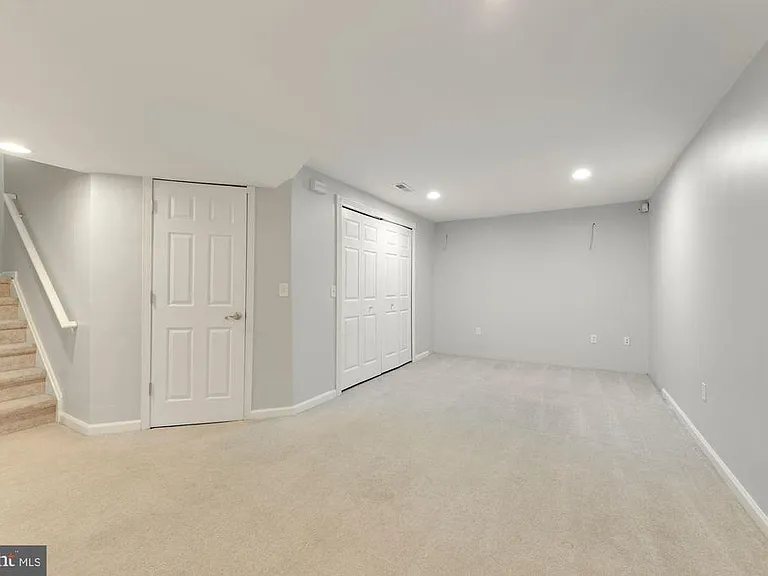 345 Huntington Dr — Photo 26
