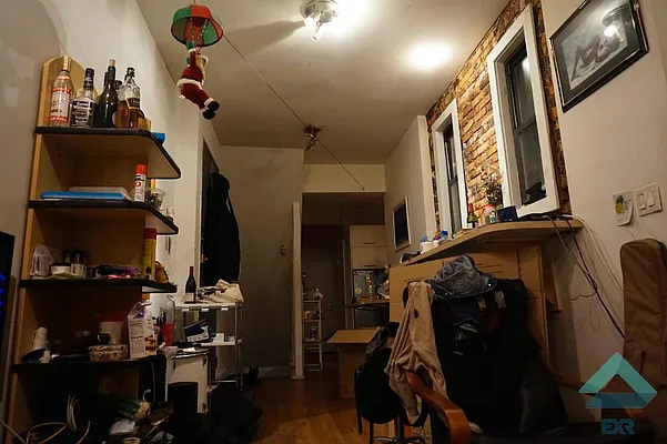 Rented by EXR | media 2