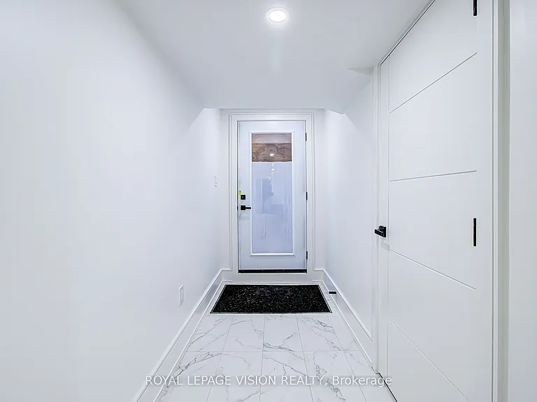 22 Anson Ave — Photo 4