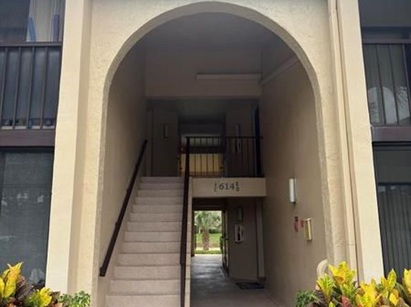 614 Sea Pine Way APT D1