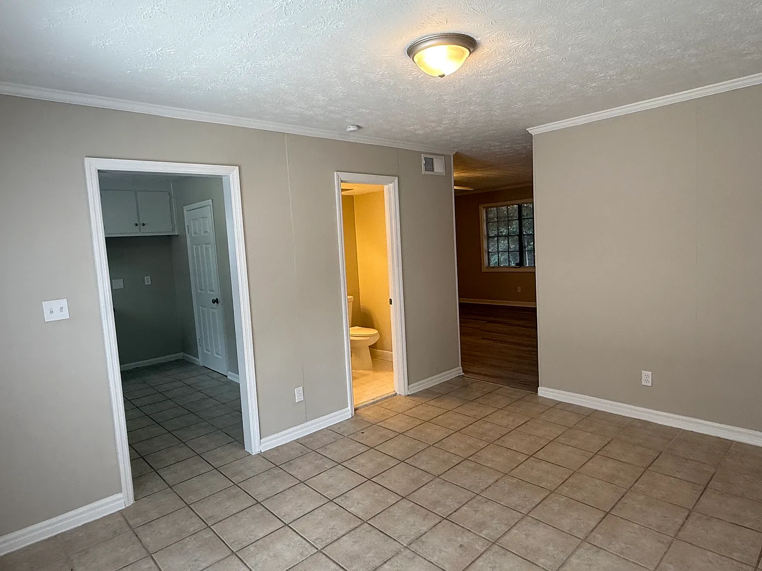 2 bed, 2.5 bath, 1392 sqft, $1,950 — Photo 4