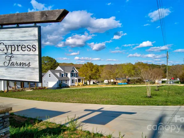 4271 Candlewood Dr, Sherrills Ford, NC 28673