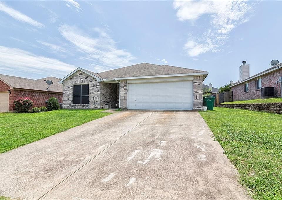 1st image of 1072 Magnolia Ln