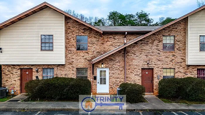 102 Lynn Cir #2D