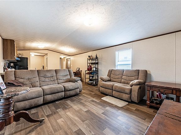 3rd image of 1830 Hualapai Drive