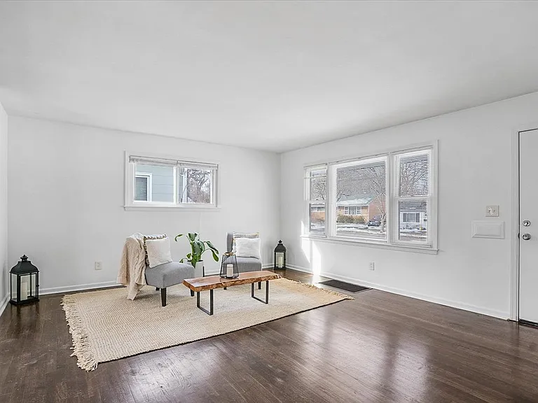 2448 Rainbow Ct — Photo 7