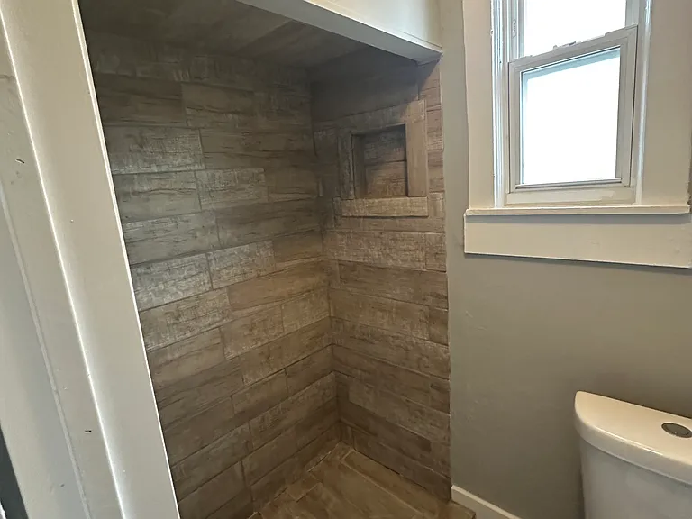 3934 Fisher St — Photo 24