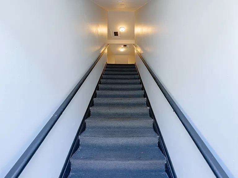 Interior_938NorthernDr_LP_33_11142025