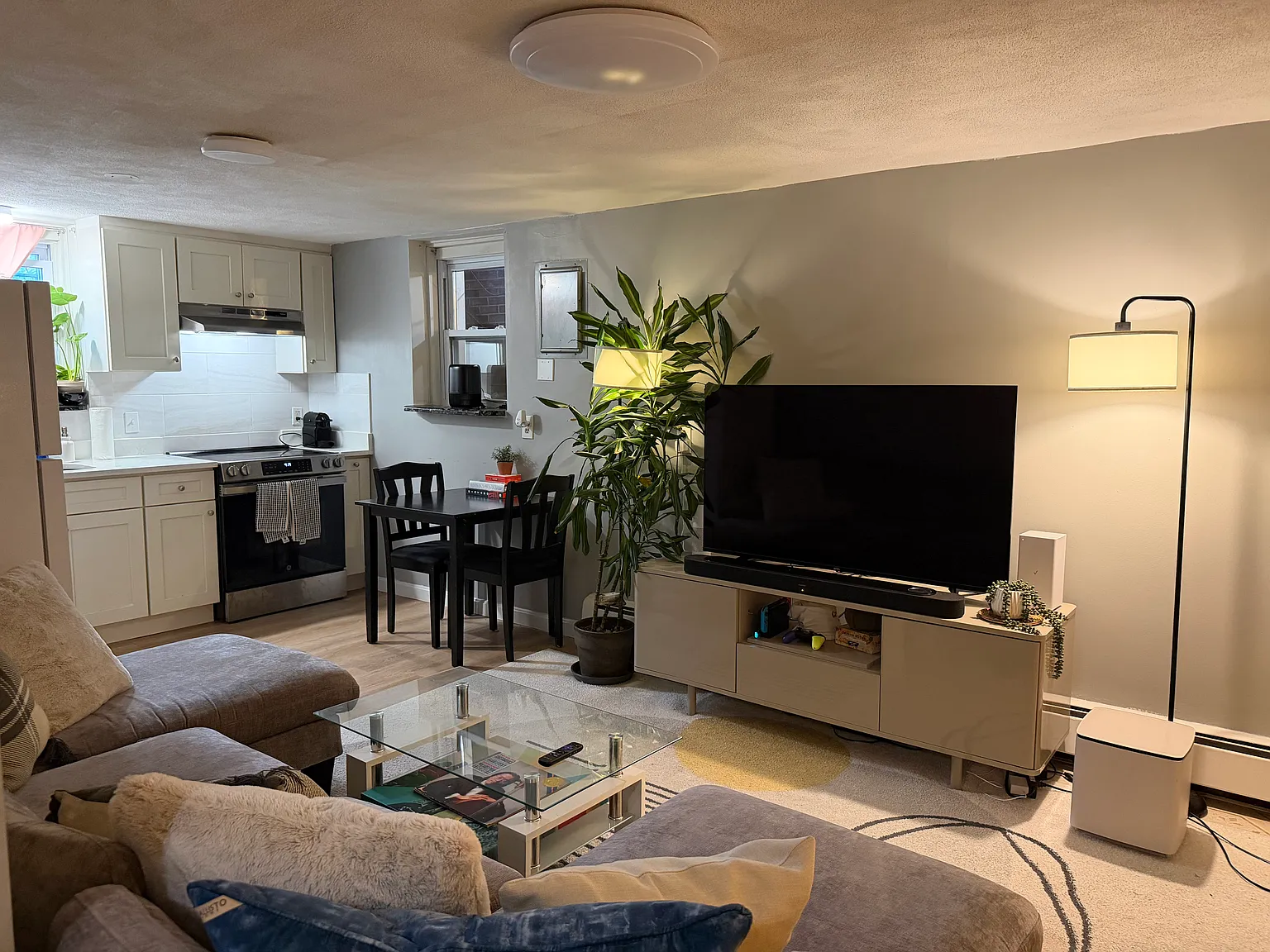 1 bed, 1000 sqft, $2,100 — Photo 2