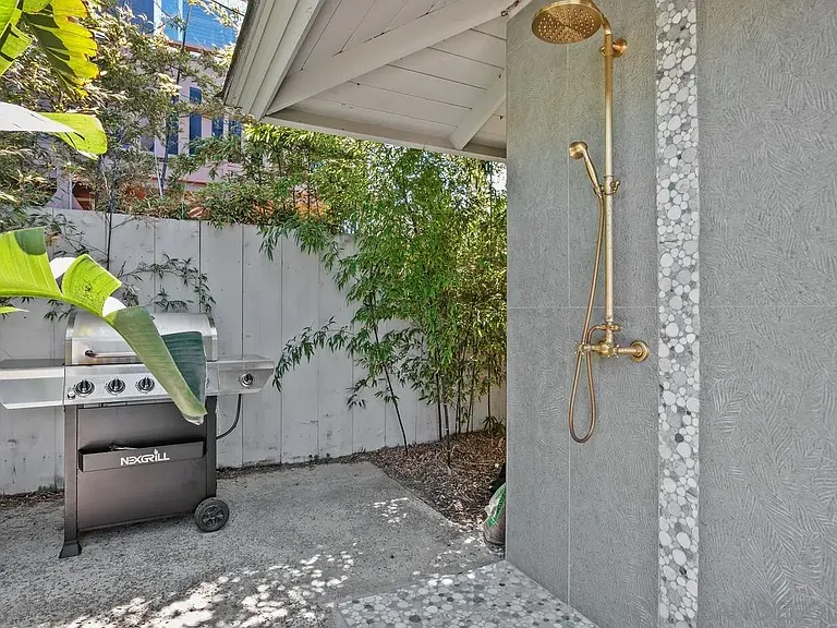 1847 Coast Blvd — Photo 21