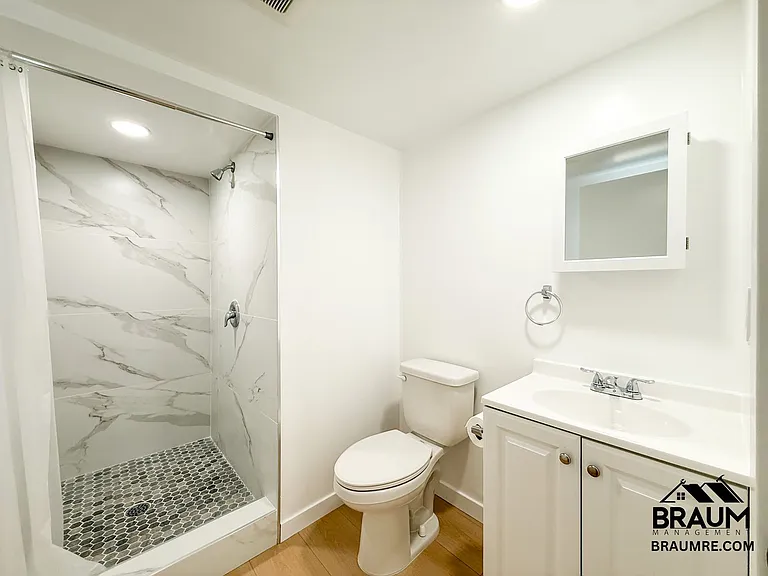 15634 Leadwell St — Photo 10