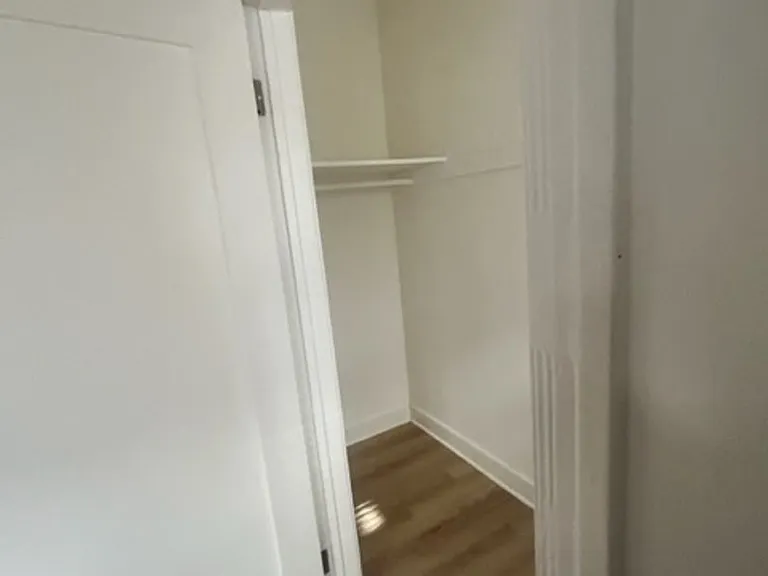 1213 N Ardmore Ave — Photo 11