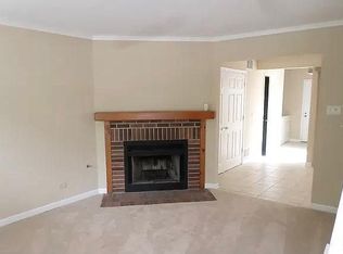 471 Le Parc Cir, Buffalo Grove, IL 60089