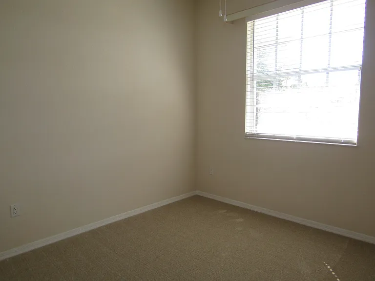 463 Bermuda Isles Cres — Photo 20