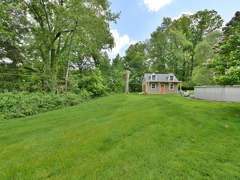 966 Paige Ct — Photo 60