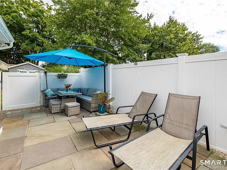 4 Elinor Rd — Photo 30