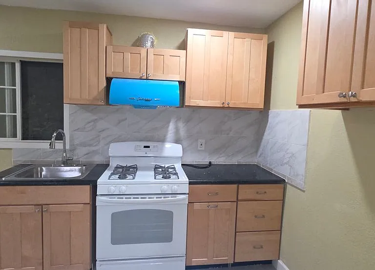 705 N Gunther St — Photo 2
